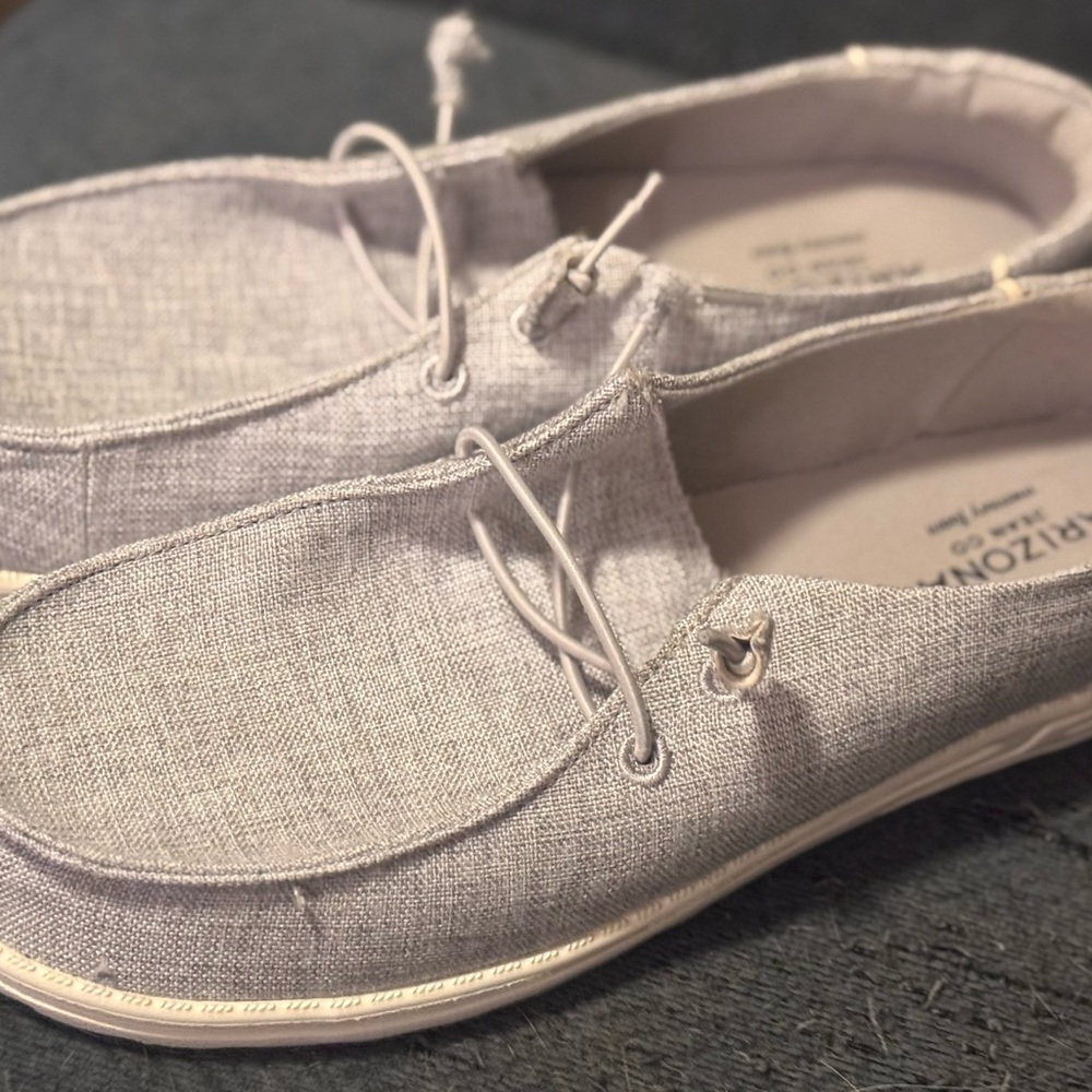 Arizona Jean Company Gray Flats Casual Loafers